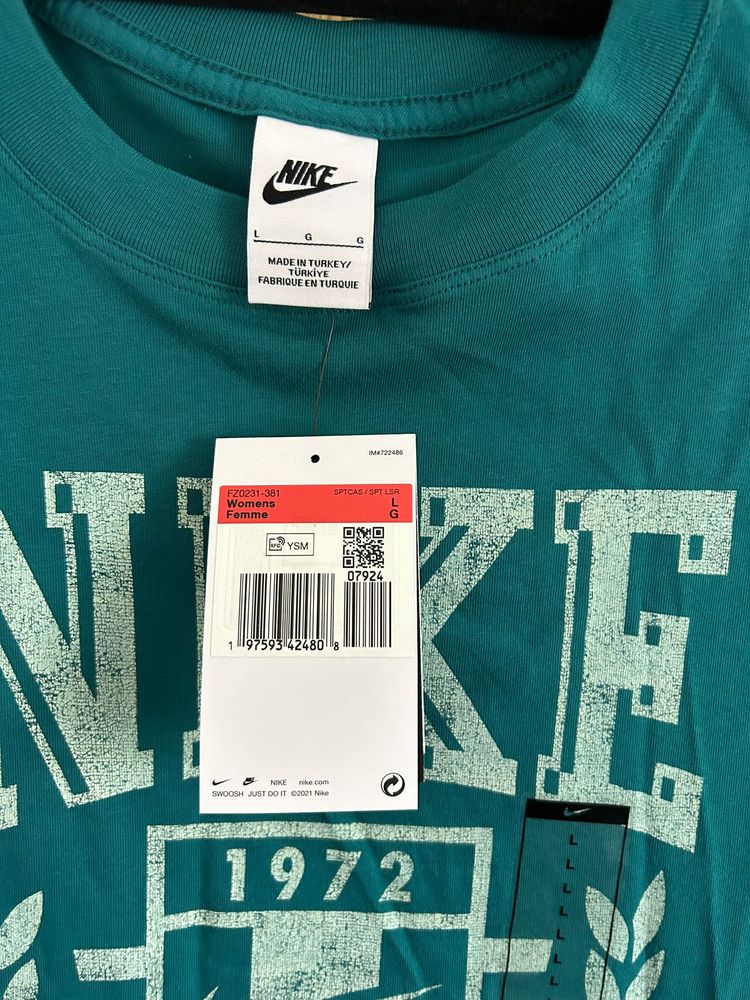 Women Nike teal t-shirt varsity RRP£35+ image 2