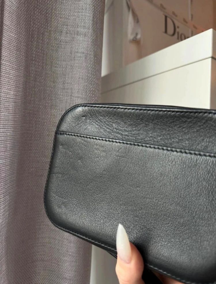 Immagine di Balenciaga Everyday XS Camera Bag Crossbody 3