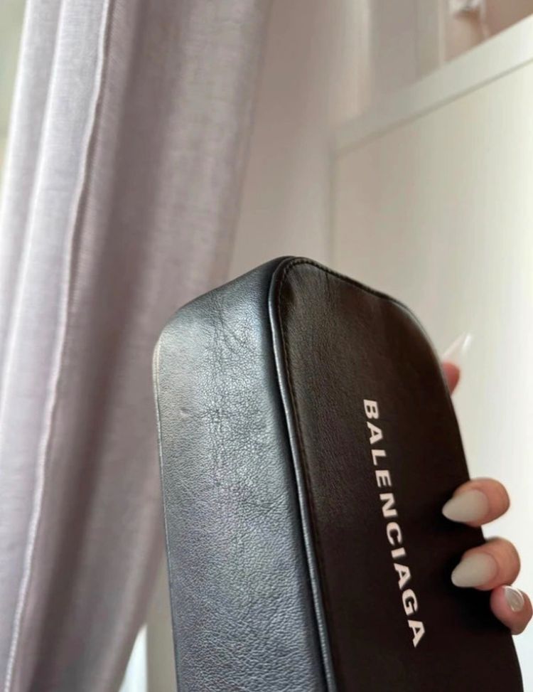 Immagine di Balenciaga Everyday XS Camera Bag Crossbody 5