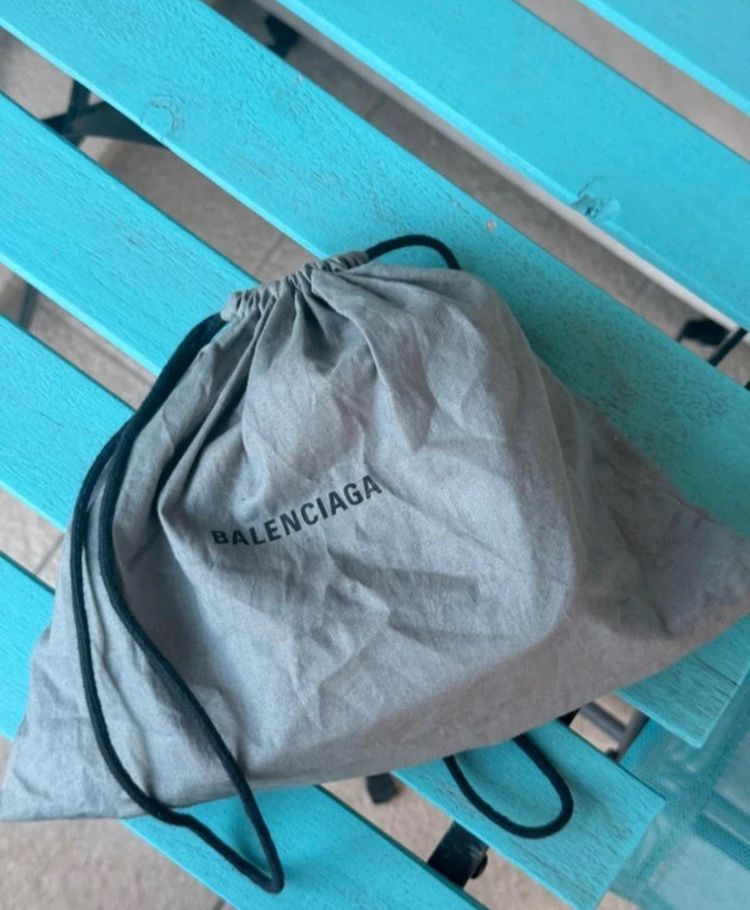Immagine di Balenciaga Everyday XS Camera Bag Crossbody 9