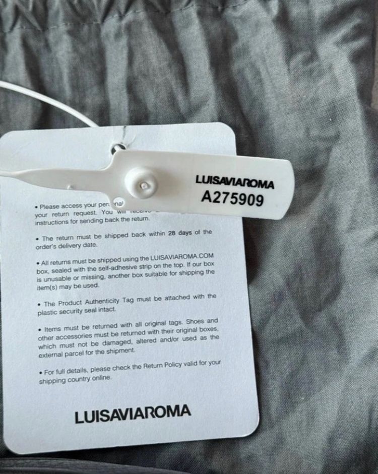 Immagine di Balenciaga Everyday XS Camera Bag Crossbody 8