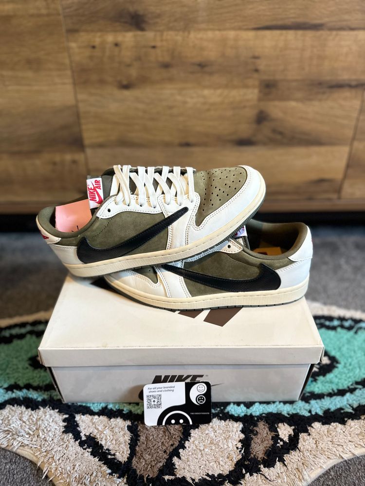 Nike Air Jordan 1 Travis Scott “Medium Olive” U.K. 7.5 image 2
