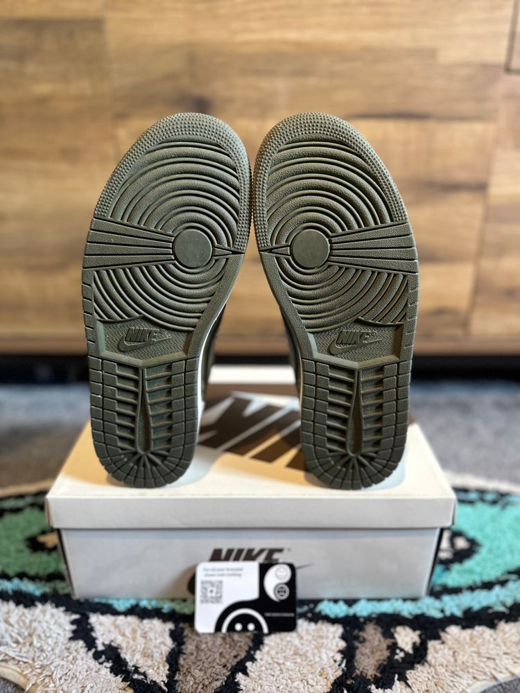 Nike Air Jordan 1 Travis Scott “Medium Olive” U.K. 7.5 image 3