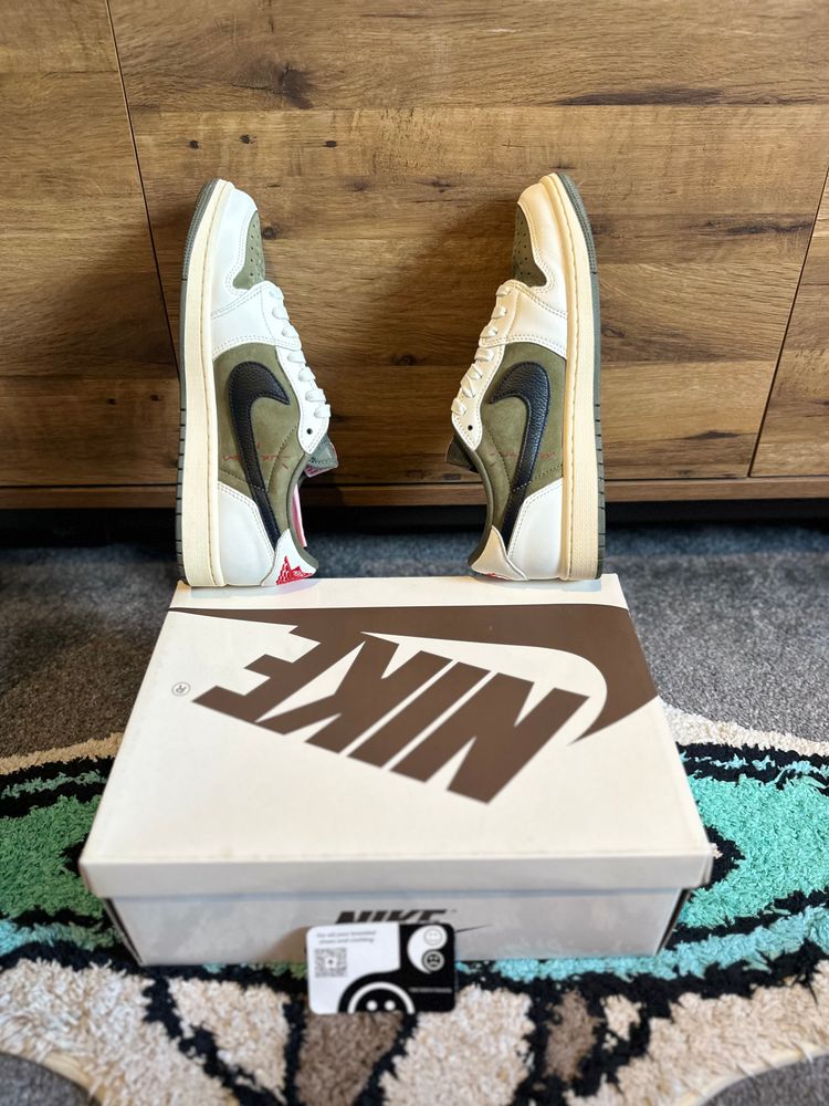 Nike Air Jordan 1 Travis Scott “Medium Olive” U.K. 7.5 image 6