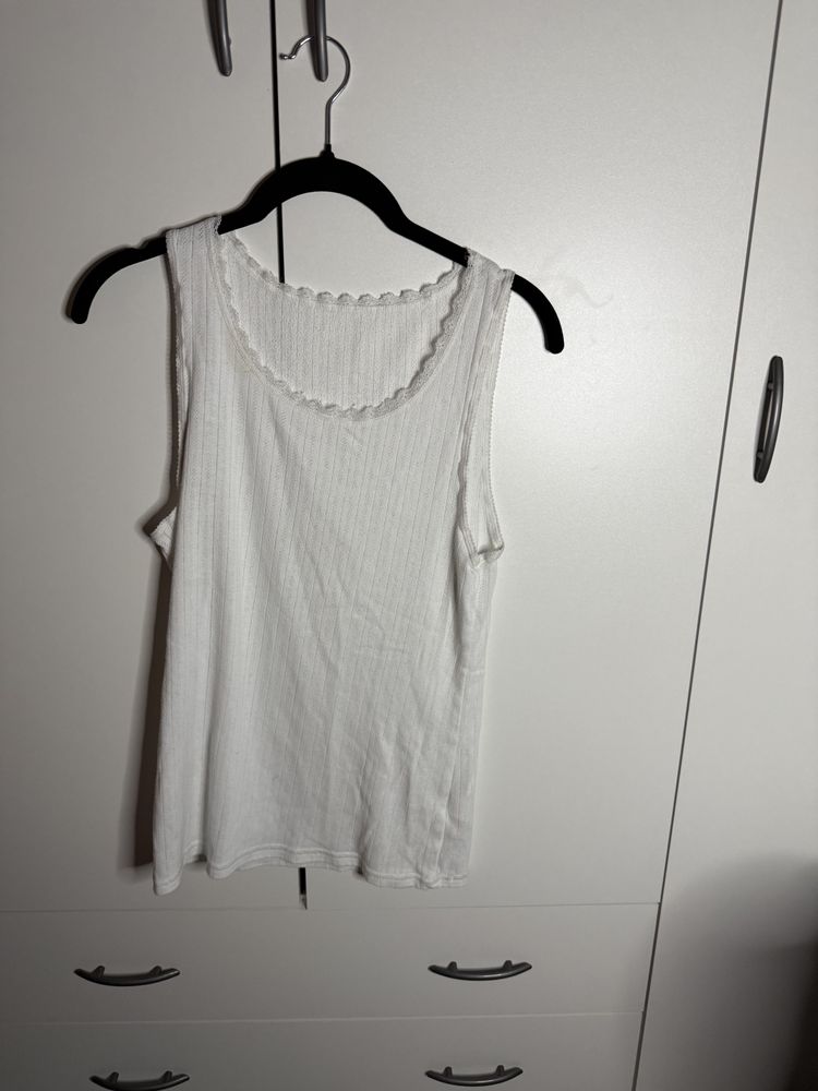 White Sleeveless Ribbed Tank Top