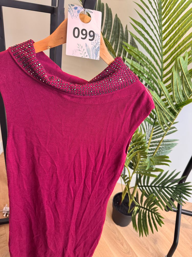 99 Belle Vere Note sleeveless top