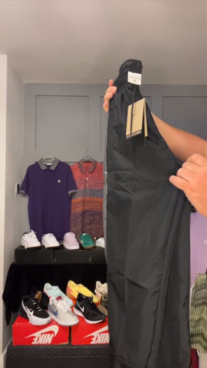 Nike nike black and grey bottoms size xs  product image