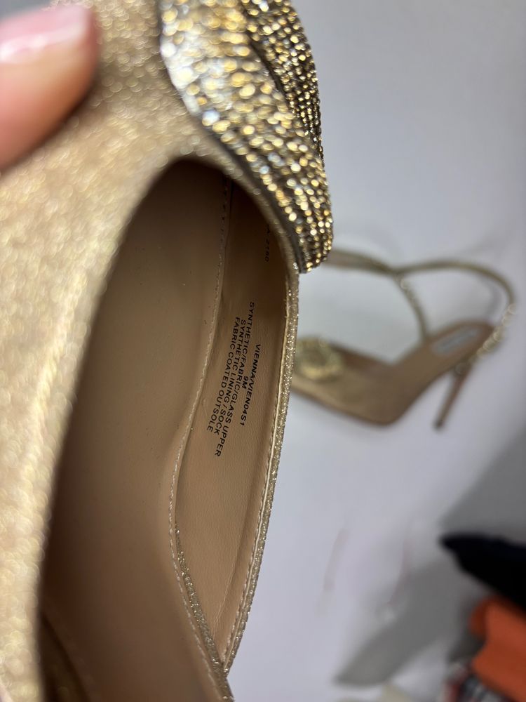9 Steve Madden glam mobwife stiletto Gold Glitter Slingback Heels imagen 4