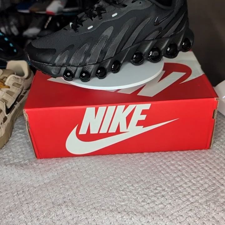 Nike air max dn 8 -- UK 9 ; 10 image 1