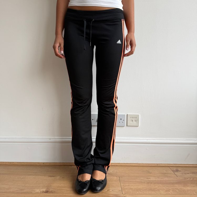 Immagine di Black + Orange Adidas yoga pants - Size XS 3