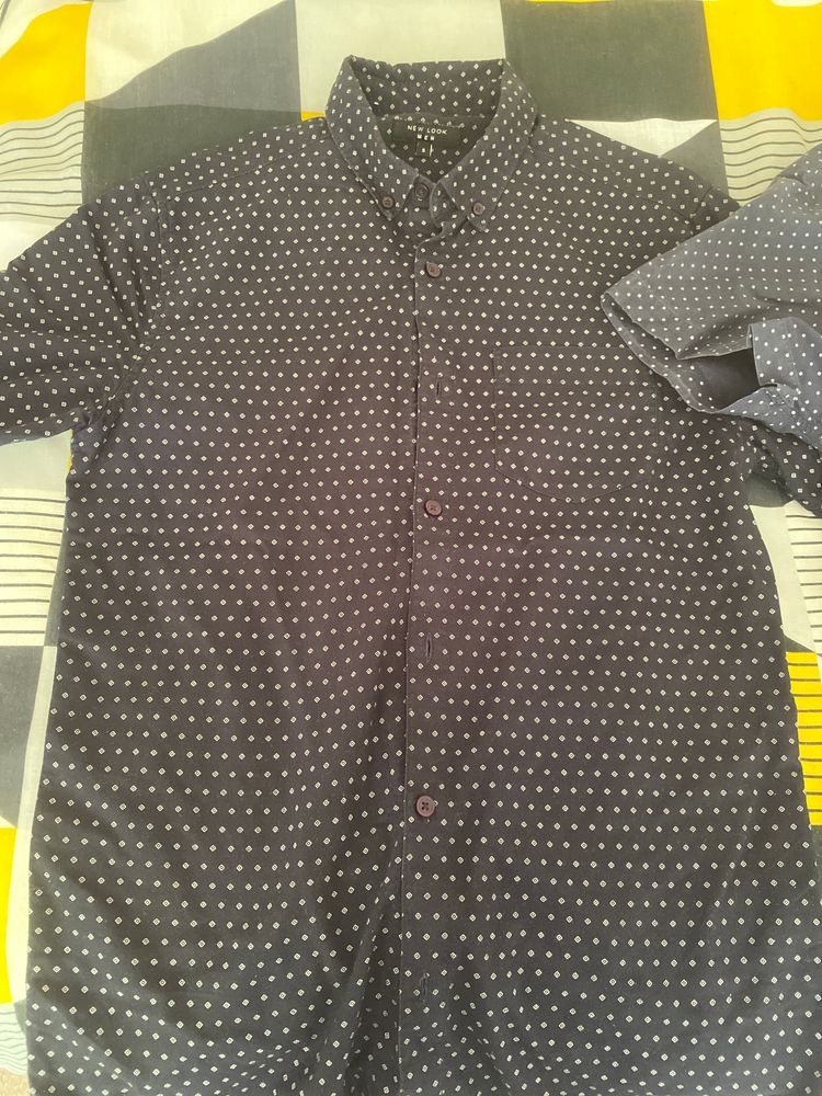 Two Short Sleeve Button-Up Shirts imagen 2