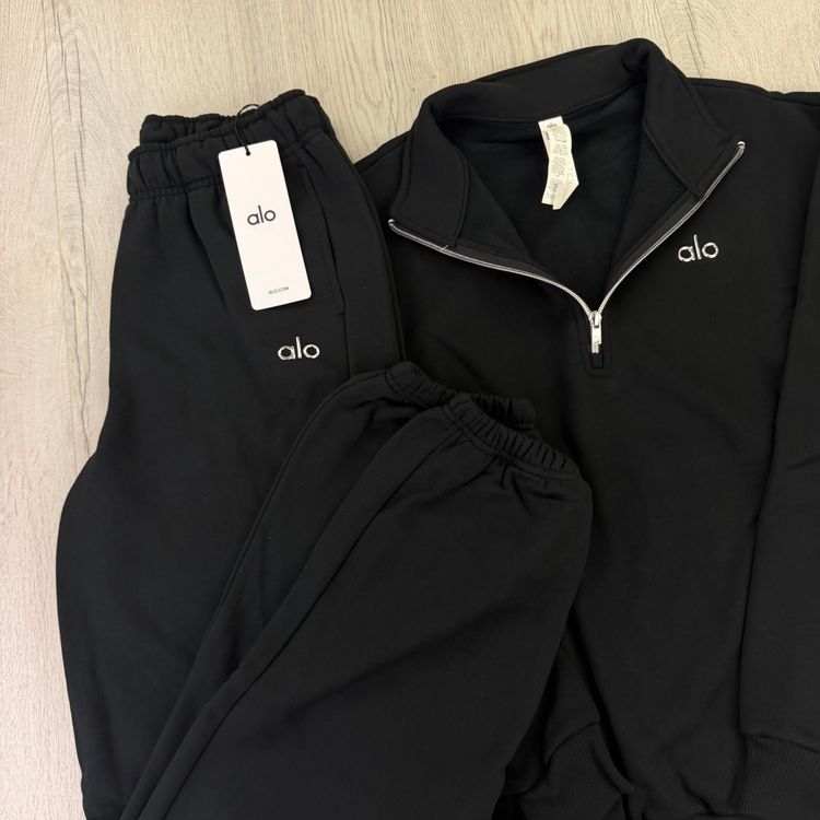 Alo Men’s Black Full 1/4 Zip & Cuffed Bottoms Tracksuit image 4