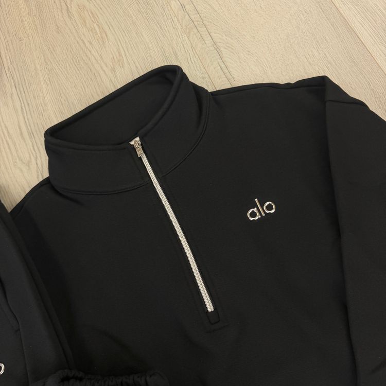 Alo Men’s Black Full 1/4 Zip & Cuffed Bottoms Tracksuit image 2