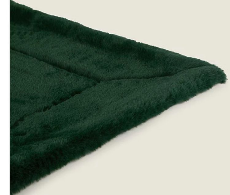 Dark Green Plush Blanket obraz 2