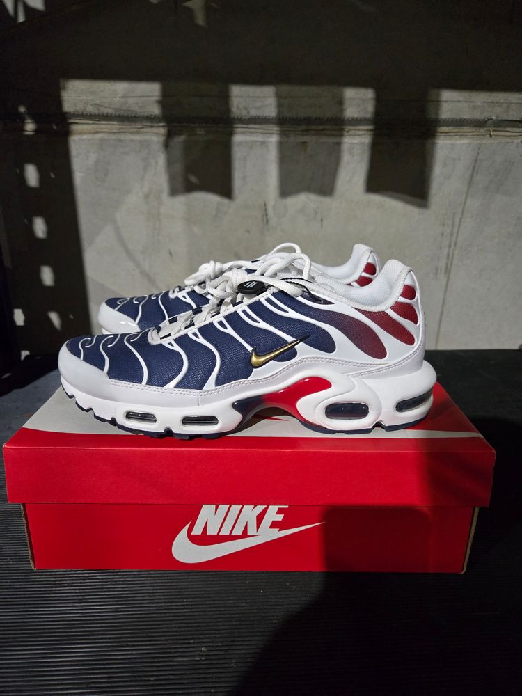 A-100041 Nike AM Plus PSG New In Box
