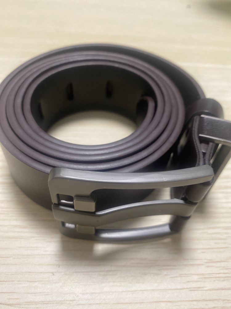 Immagine di Brown Leather Belt With Metal Buckle 1