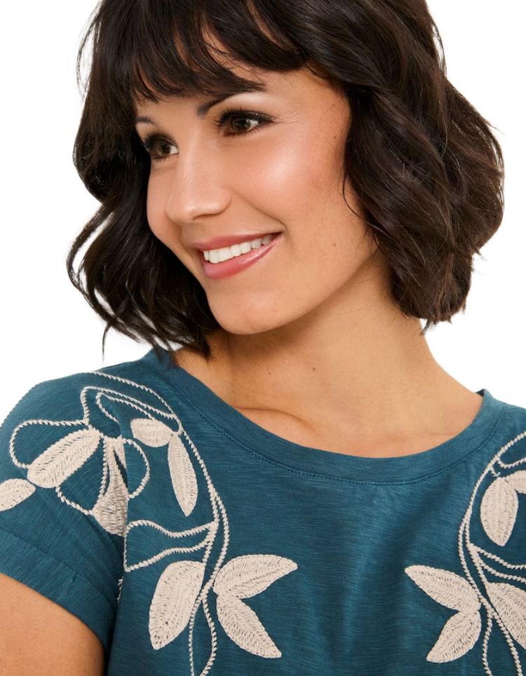 Women's Ivy Short Sleeve Embroidered T-Shirt in Teal Blue (Imperfect) image 6