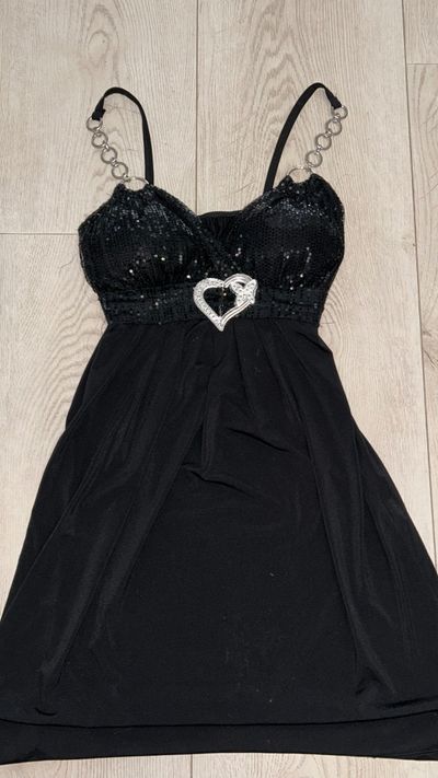 Black Sequin Embellished Dress With Heart Buckle