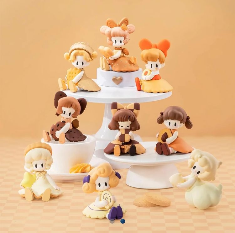 Uki Sweet Girl Collectible Figurines Set 2
