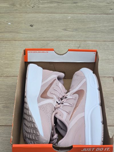 Wmns Nike Zoom Span 3 Sneakers Nike Zoom Span 3 Vast peach pinkIn UK 6 100 % authentic brand new 6