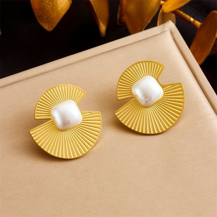 Immagine di Gold Tone Necklace And Earrings Set 18k gold plated  3