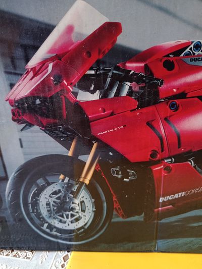 Ducati Panigale V4 R Building Set 7