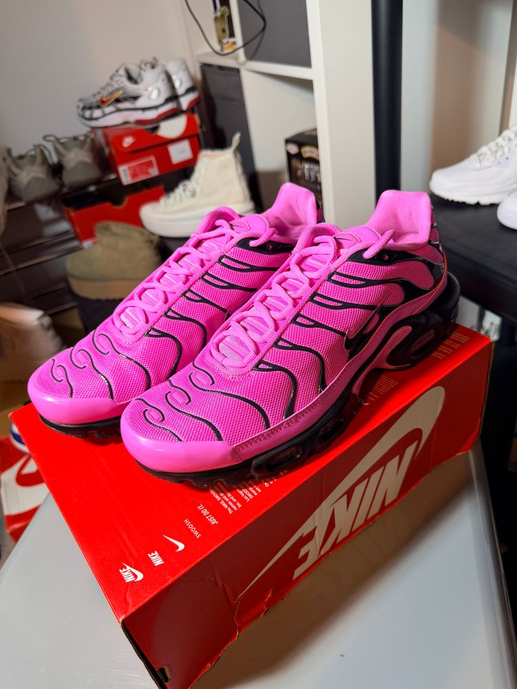 W Nike Air Max Plus TN Playful Pink/ Black - Size 8.5 - Brand New Half Box