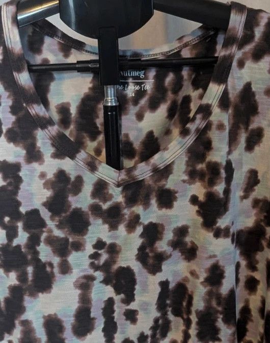 Nutmeg Loose Tee Leopard Tie Dye V Neck T Shirt Brown Blue Size 16 image 8