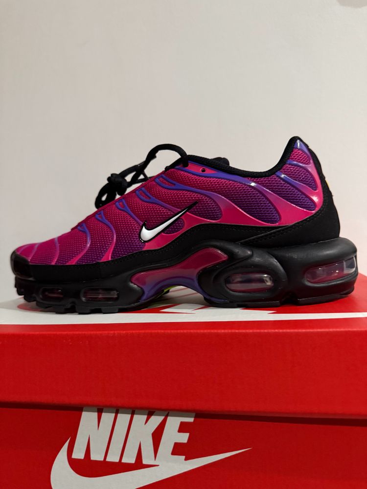 Nike tn plus fire berry 
