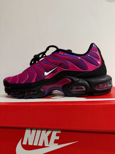 Nike tn plus fire berry