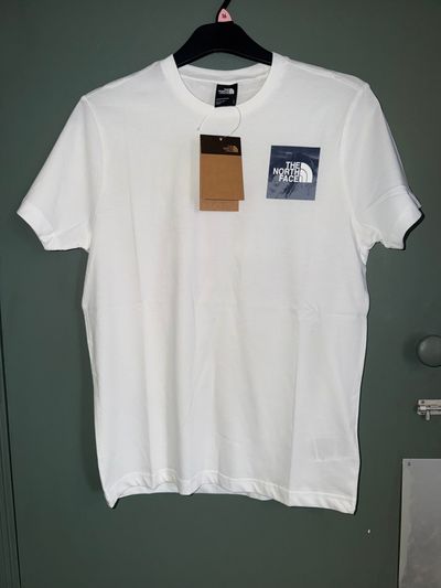 The North Face Mountain Photo Box T-Shirt