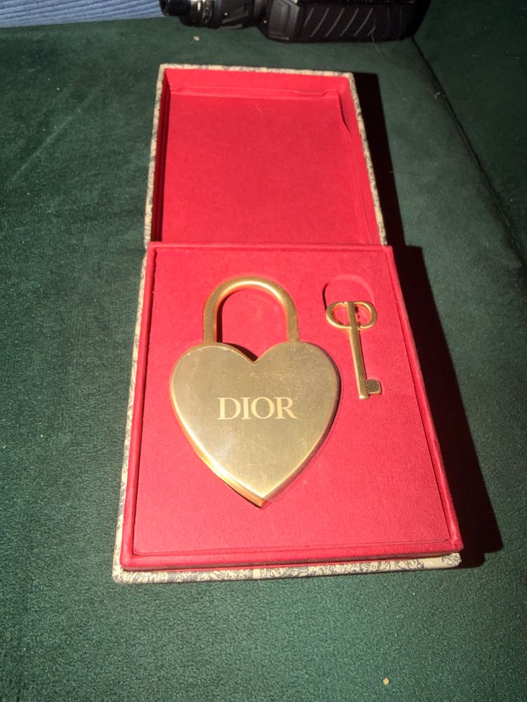 Immagine di Dior Heart-Shaped Padlock With Key 1