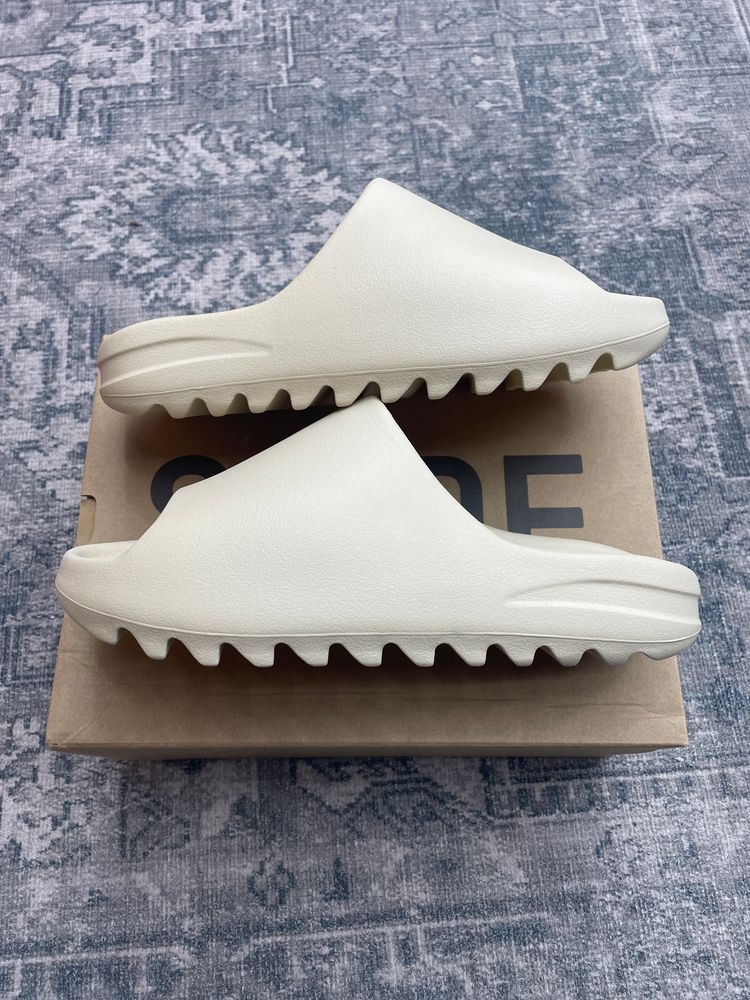 YEEZY SLIDE BONE