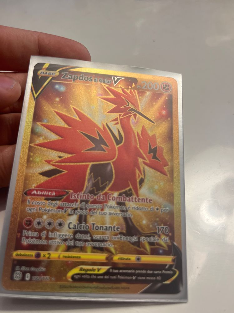 Pokemon Zapdos Di Galar V Trading Card product image