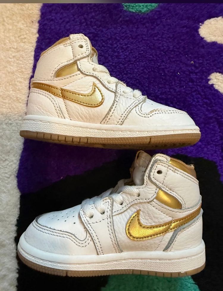 Jordan 1 Hi White Metallic Gold 6C image 1