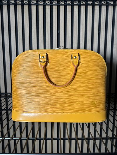 B26 Louis Vuitton Epi Alma Yellow tassil