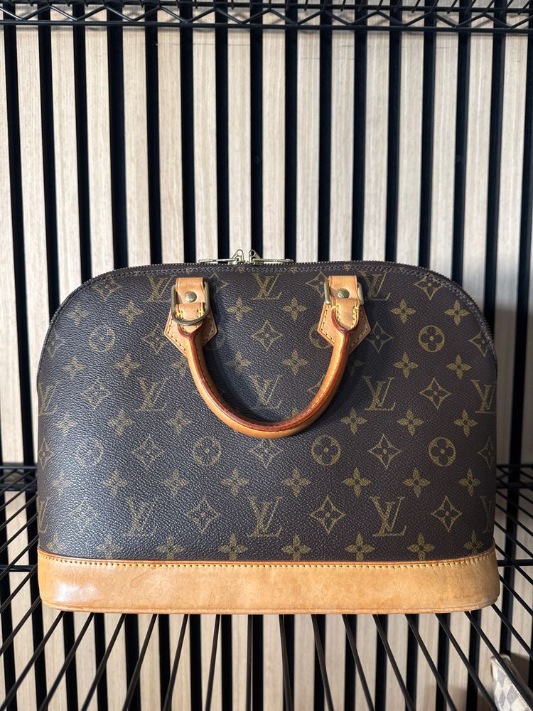 B23 Louis Vuitton Monogram Alma PM 