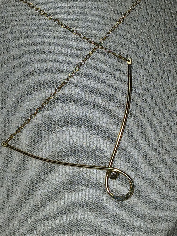 Signed Avon Elegant V-Shape Loop Solitaire Pendant Necklace 7