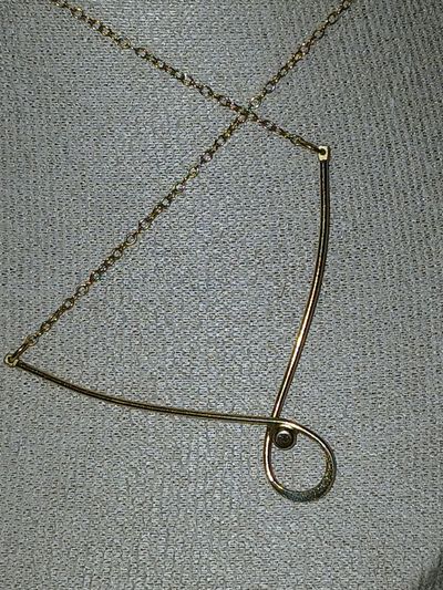 Signed Avon Elegant V-Shape Loop Solitaire Pendant Necklace 7