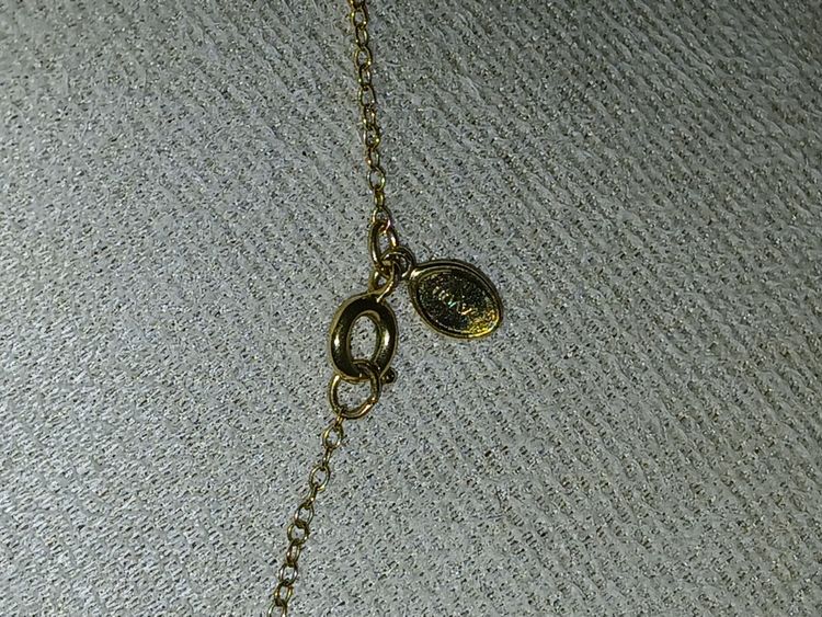 Signed Avon Elegant V-Shape Loop Solitaire Pendant Necklace 10