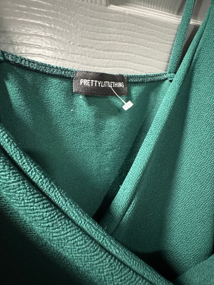 Prettylittlething Green Wrap Dress (12) imagen 2