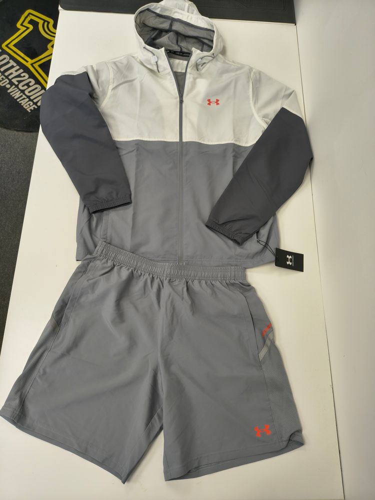 Under Armour Windbreaker And Shorts Set, Pink logo 