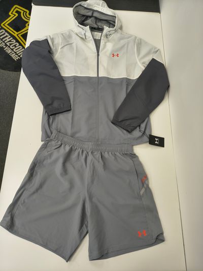 Under Armour Windbreaker And Shorts Set, Pink logo