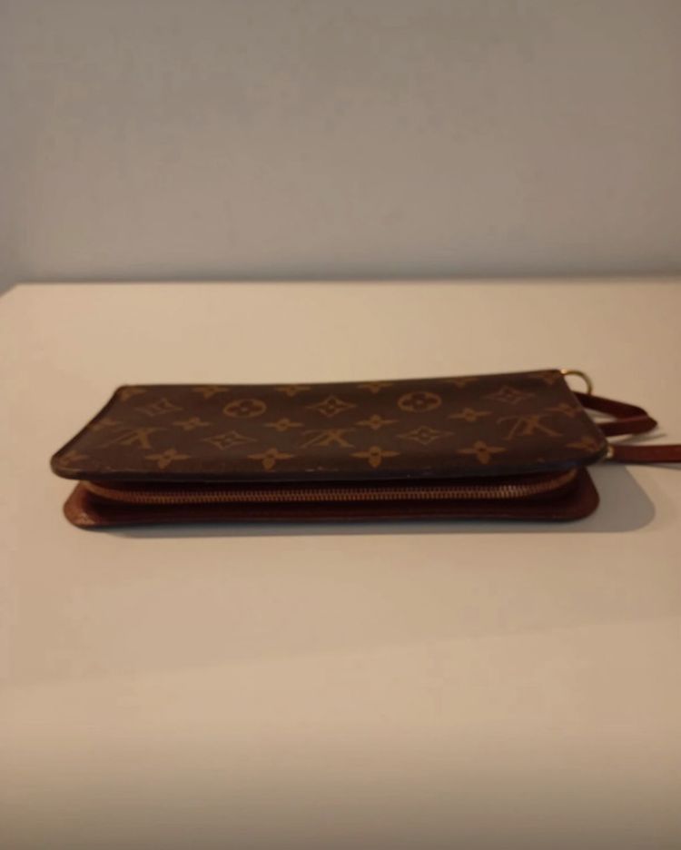 Louis Vuitton Monogram Zip Wallet 4