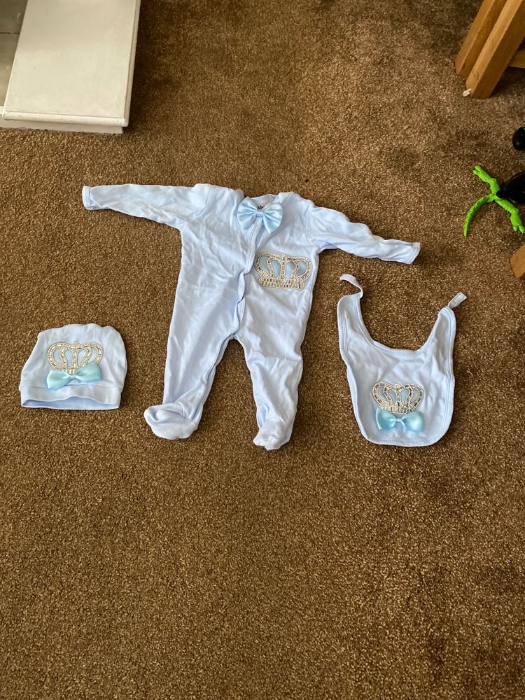 Set Baby Clothing Set With Hat And Bib product image