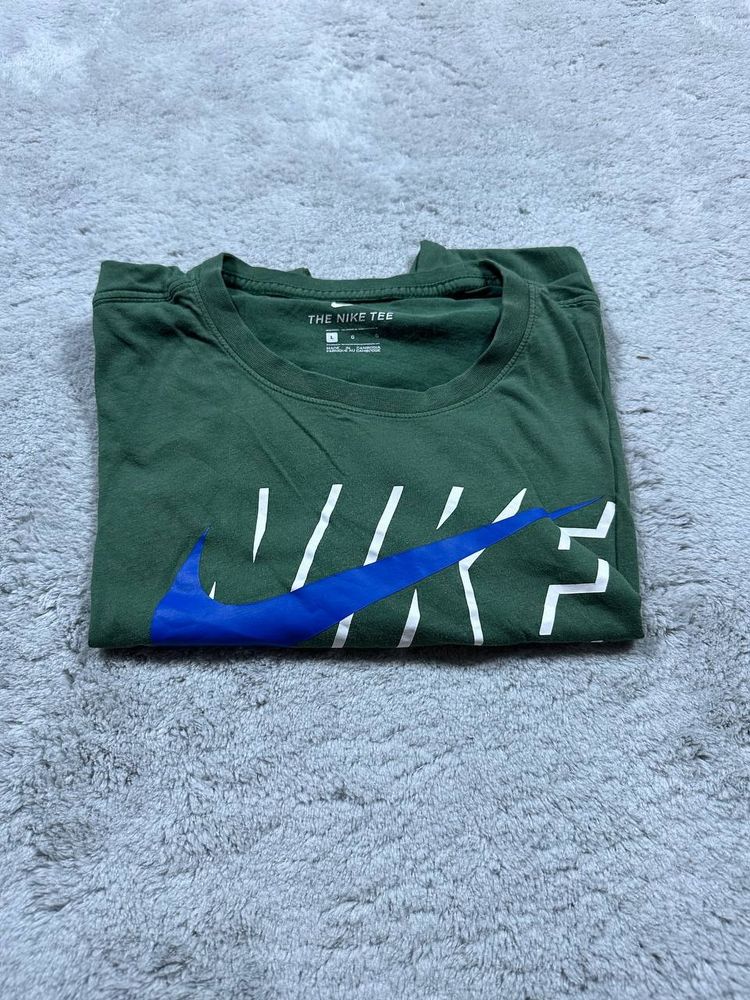 Nike Green T-Shirt image 1