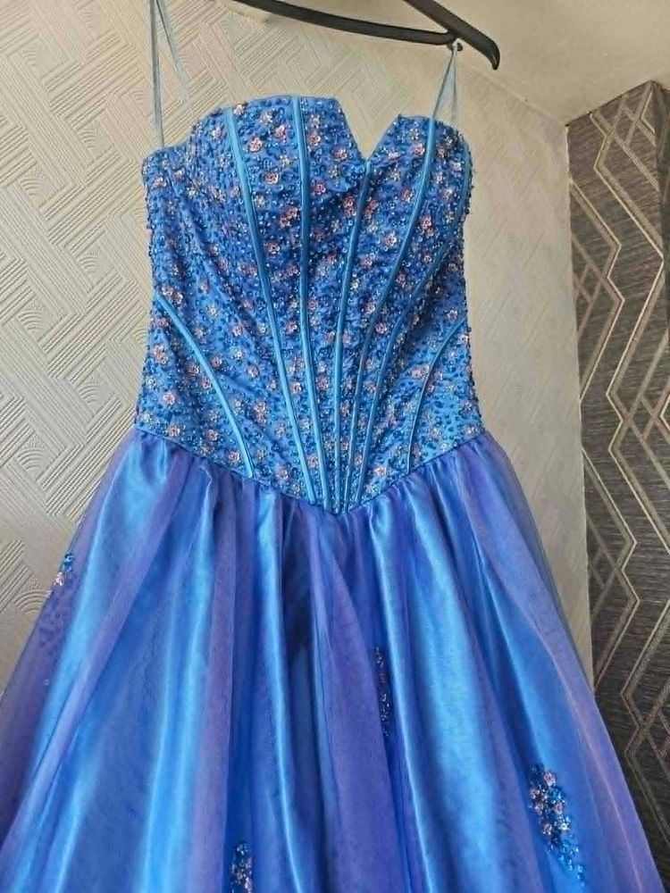girls pre loved  prom dress 