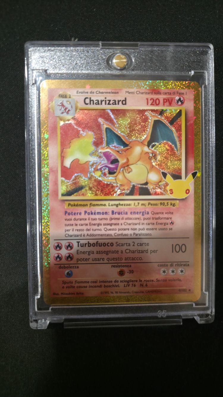 ​Pokemon Charizard Base Set 4/102 30° Anniversario ITA Near Mint image 1