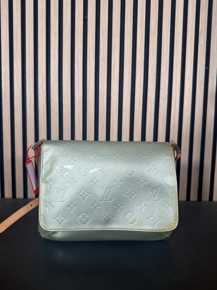 B86 Louis Vuitton Vernis Monogram Shoulder Bag