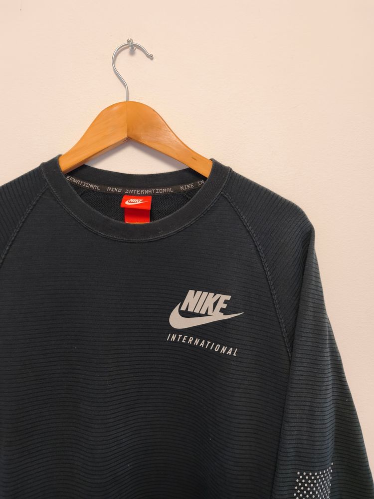Nike International Black Sweatshirt image 4